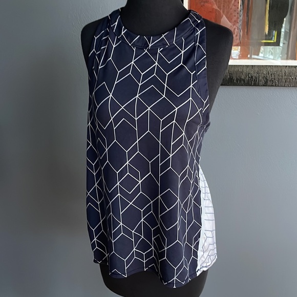 Athleta power chi tank navy/white contrasting front back geometric print. Small. - Picture 3 of 8